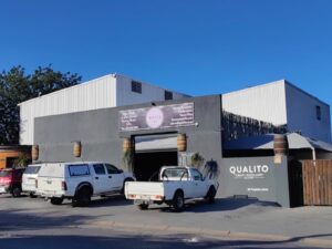 The name Qualito Distilleries has become synonymous with quality and creativity. The organisation is led by the dynamic Hennie Marais who manages the operations with a keen eye for detail and a passion for the craft.