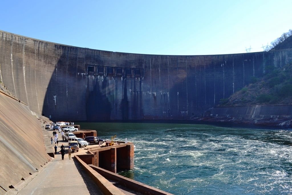 Kariba Dam woes deepen: power cuts loom as water levels plummet